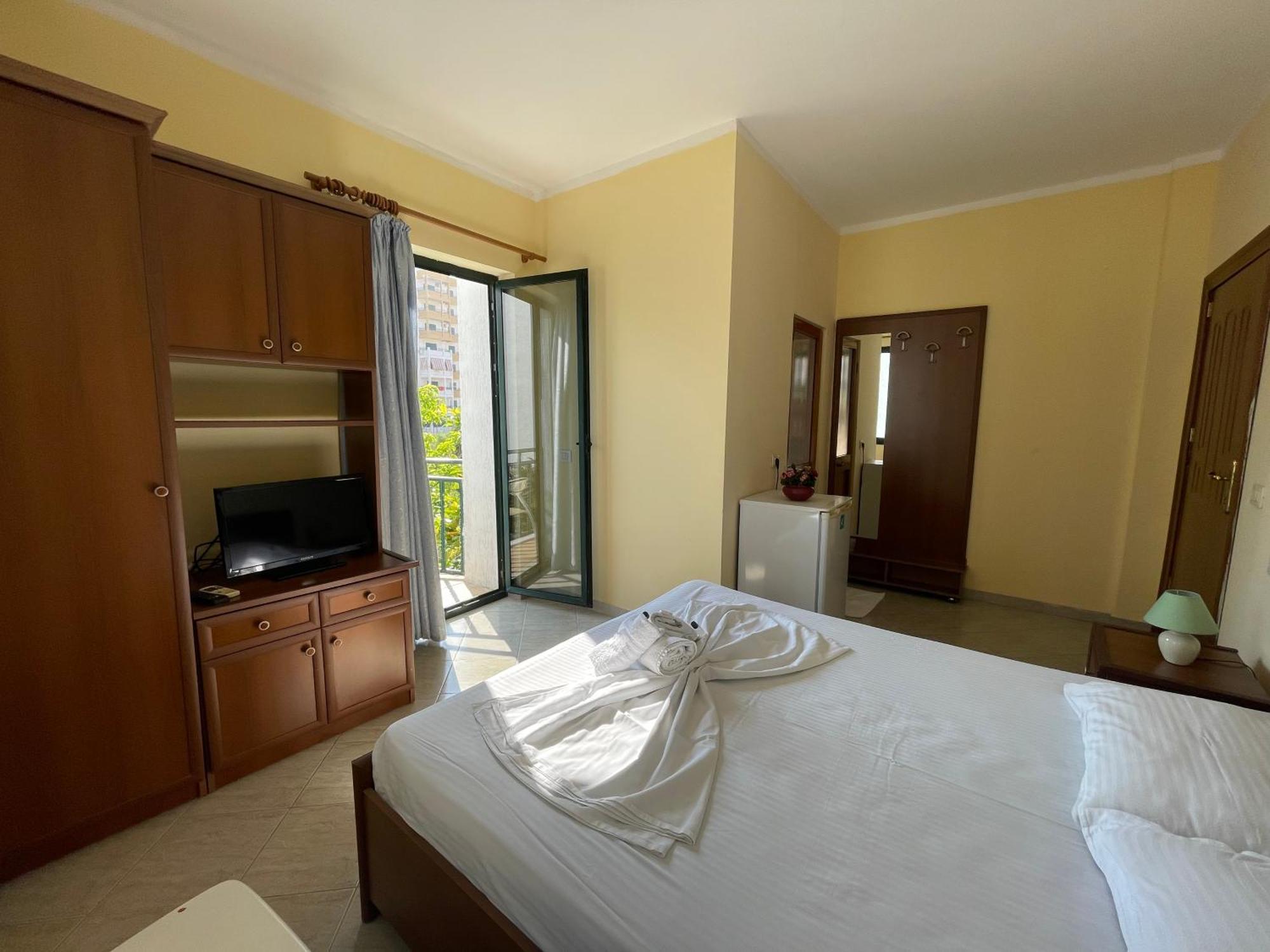 Sanremo Hotel Restorant Shkallnur Bagian luar foto