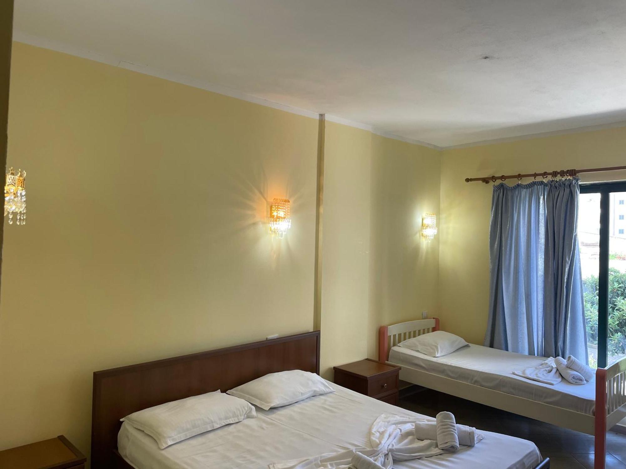 Sanremo Hotel Restorant Shkallnur Bagian luar foto