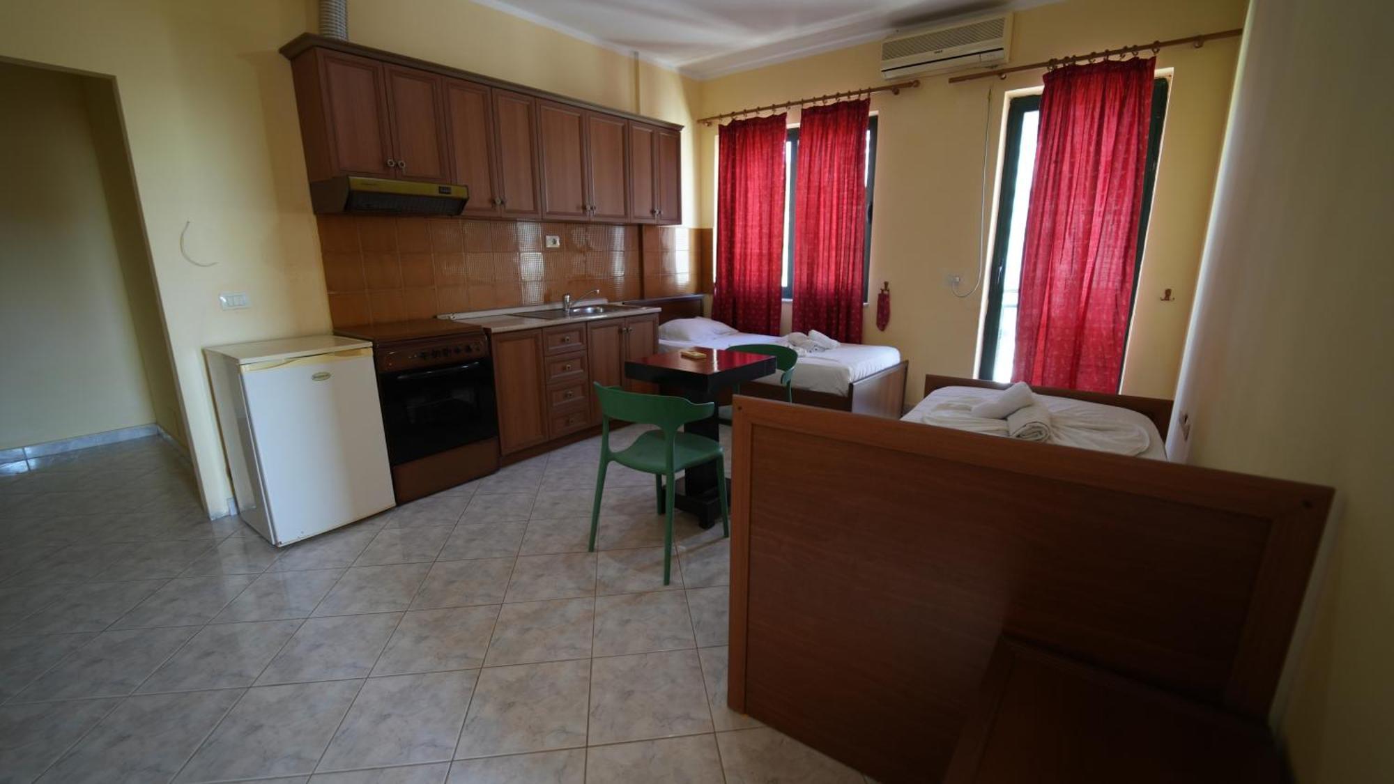 Sanremo Hotel Restorant Shkallnur Bagian luar foto