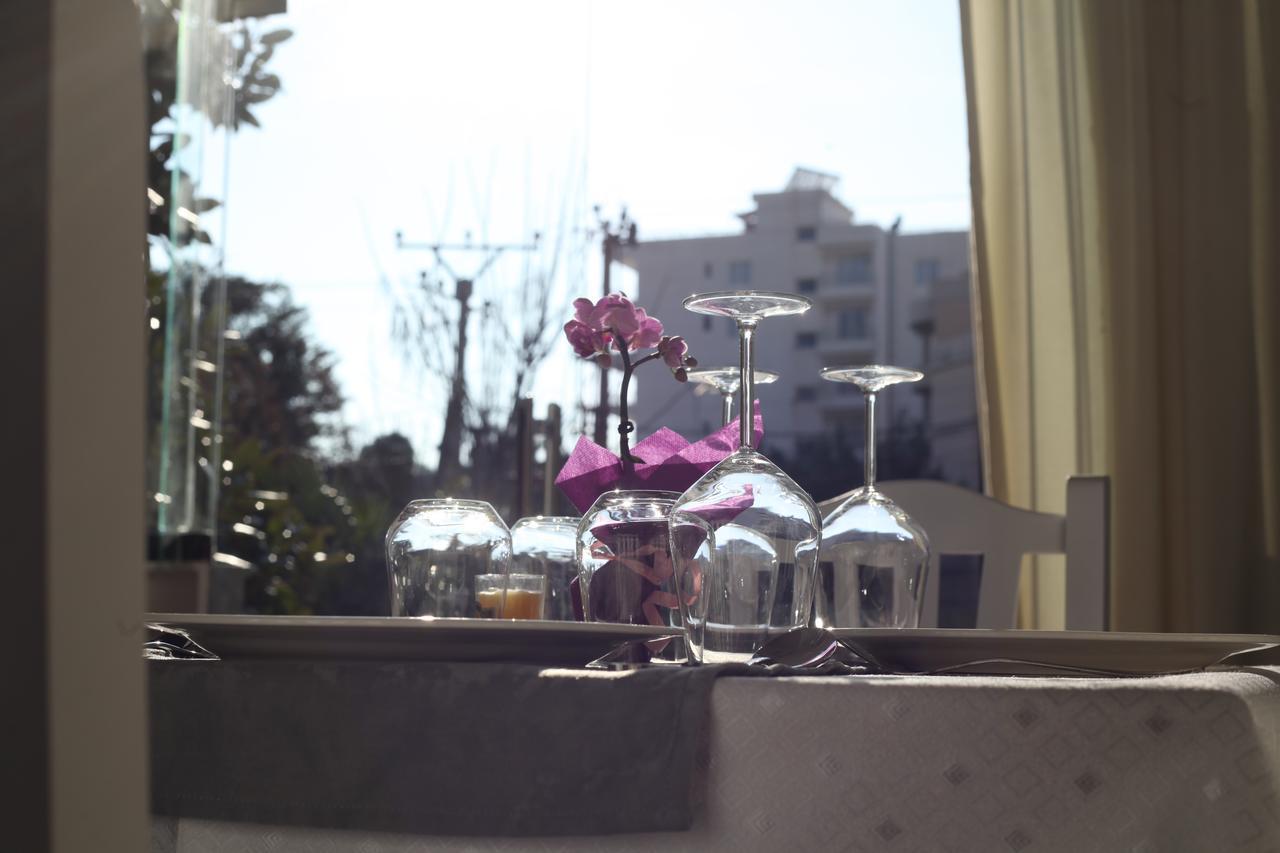 Sanremo Hotel Restorant Shkallnur Bagian luar foto